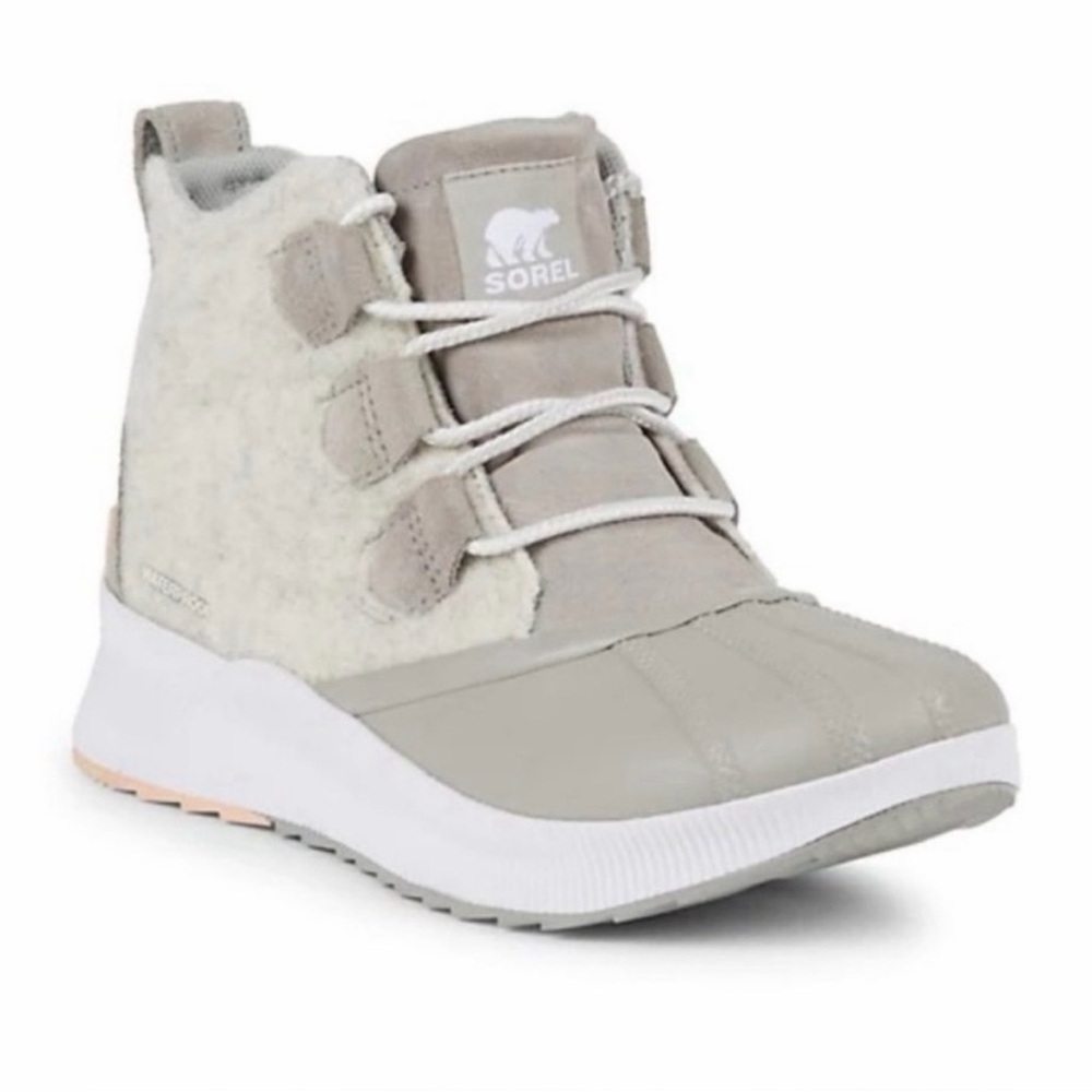 Sorel Women's Light Gray and Cream Winter Lace-Up Boots